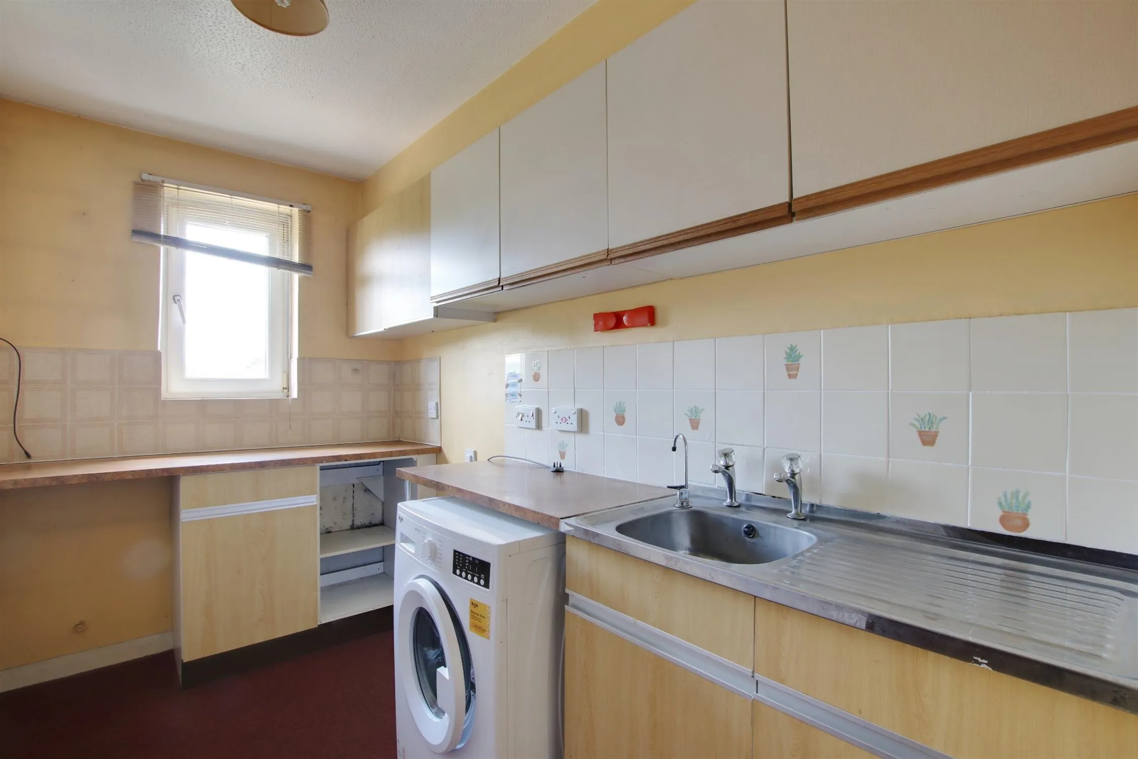 con Close, Fareham. Auction Guide Price £90,000., 1 Bedroom Property from Pearsons Estate Agents