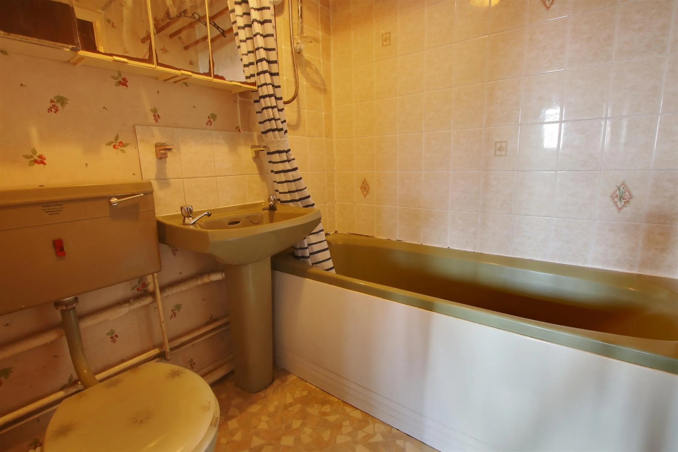 con Close, Fareham. Auction Guide Price £90,000., 1 Bedroom Property from Pearsons Estate Agents