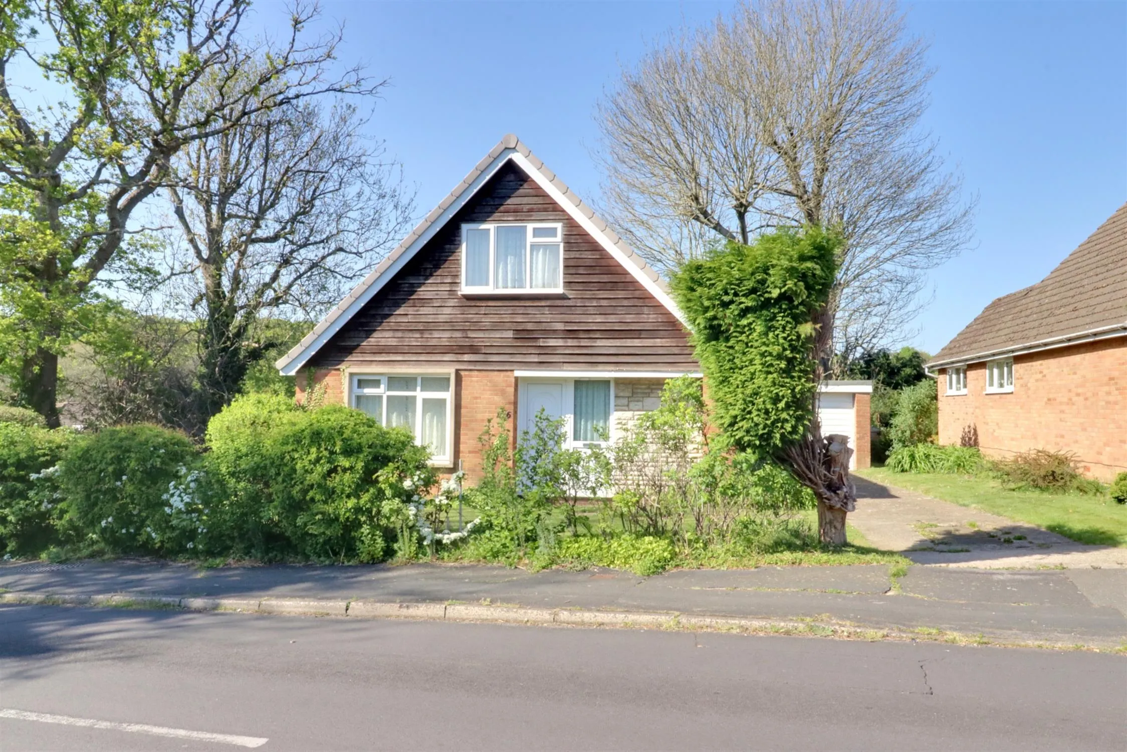 Durley Avenue, Cowplain, 2 Bedroom Property from Pearsons Estate Agents