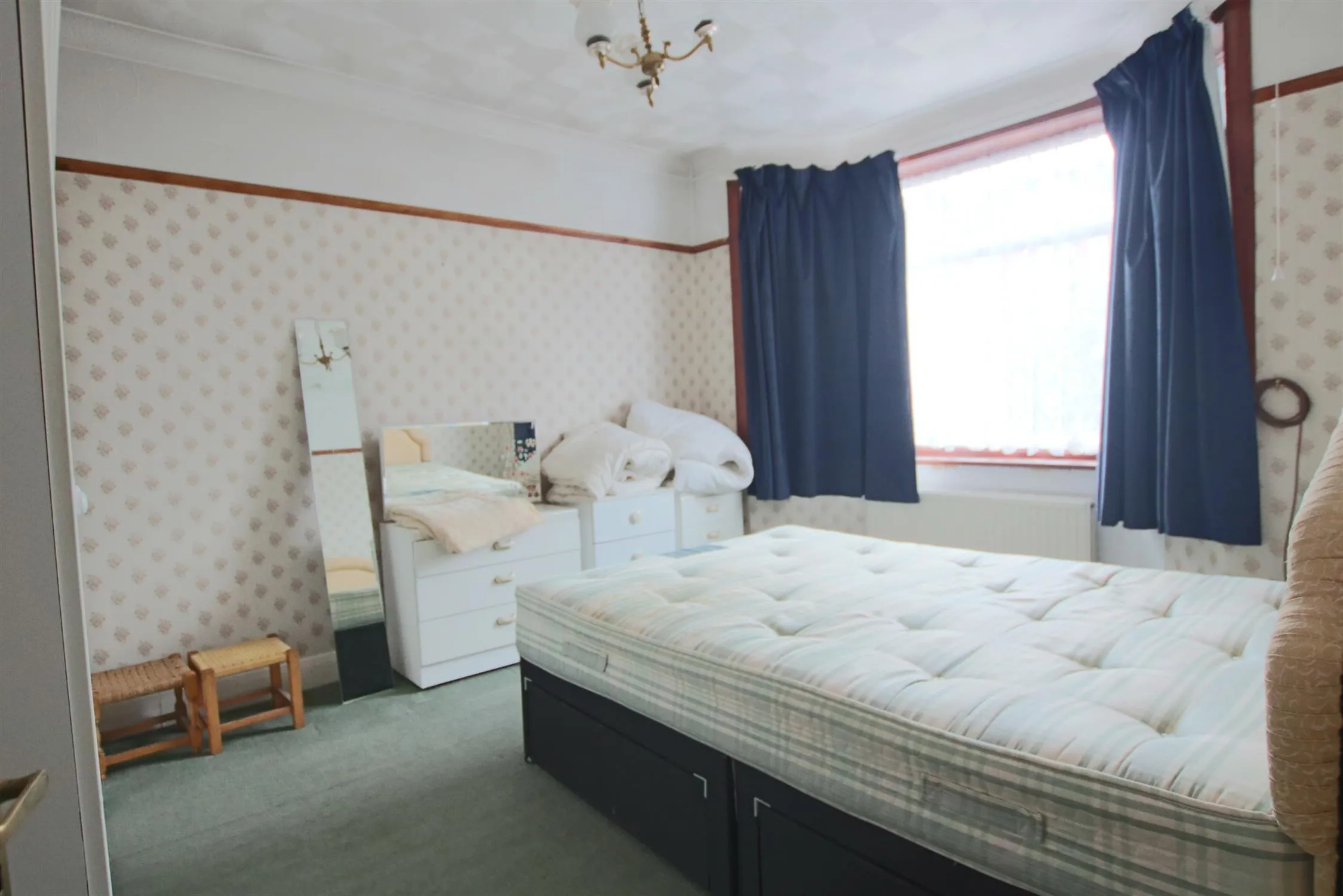 hirley, Southampton, 3 Bedroom Property from Pearsons Estate Agents