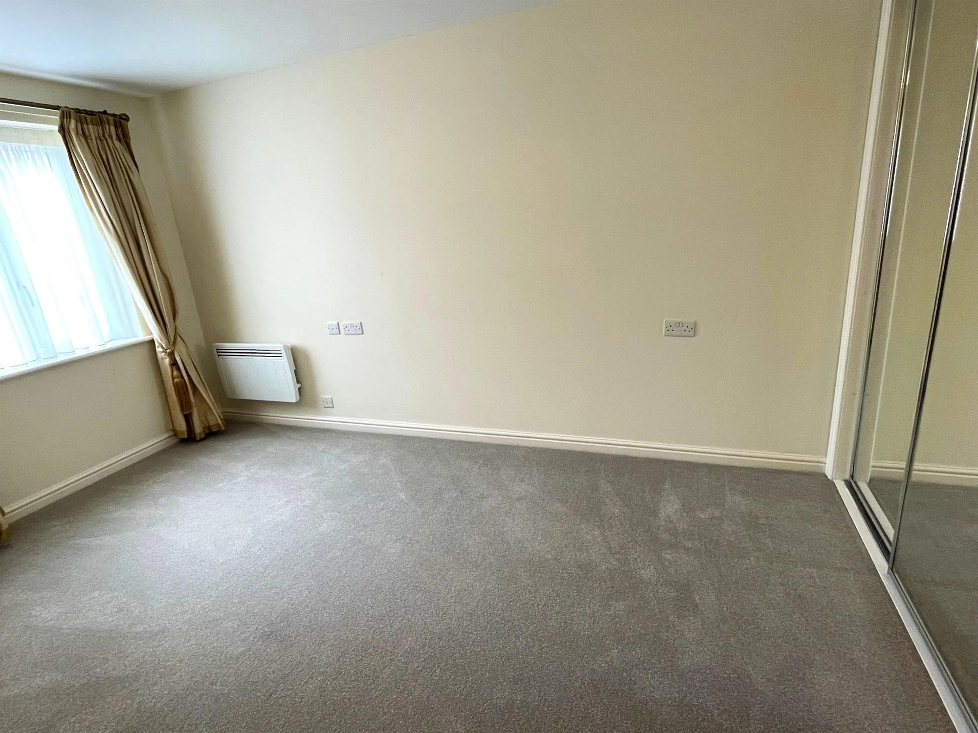 ingford Court, Lymington, 1 Bedroom Property from Pearsons Estate Agents