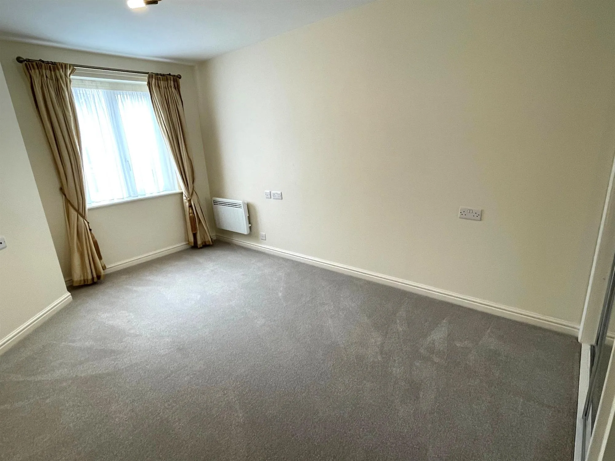 ingford Court, Lymington, 1 Bedroom Property from Pearsons Estate Agents