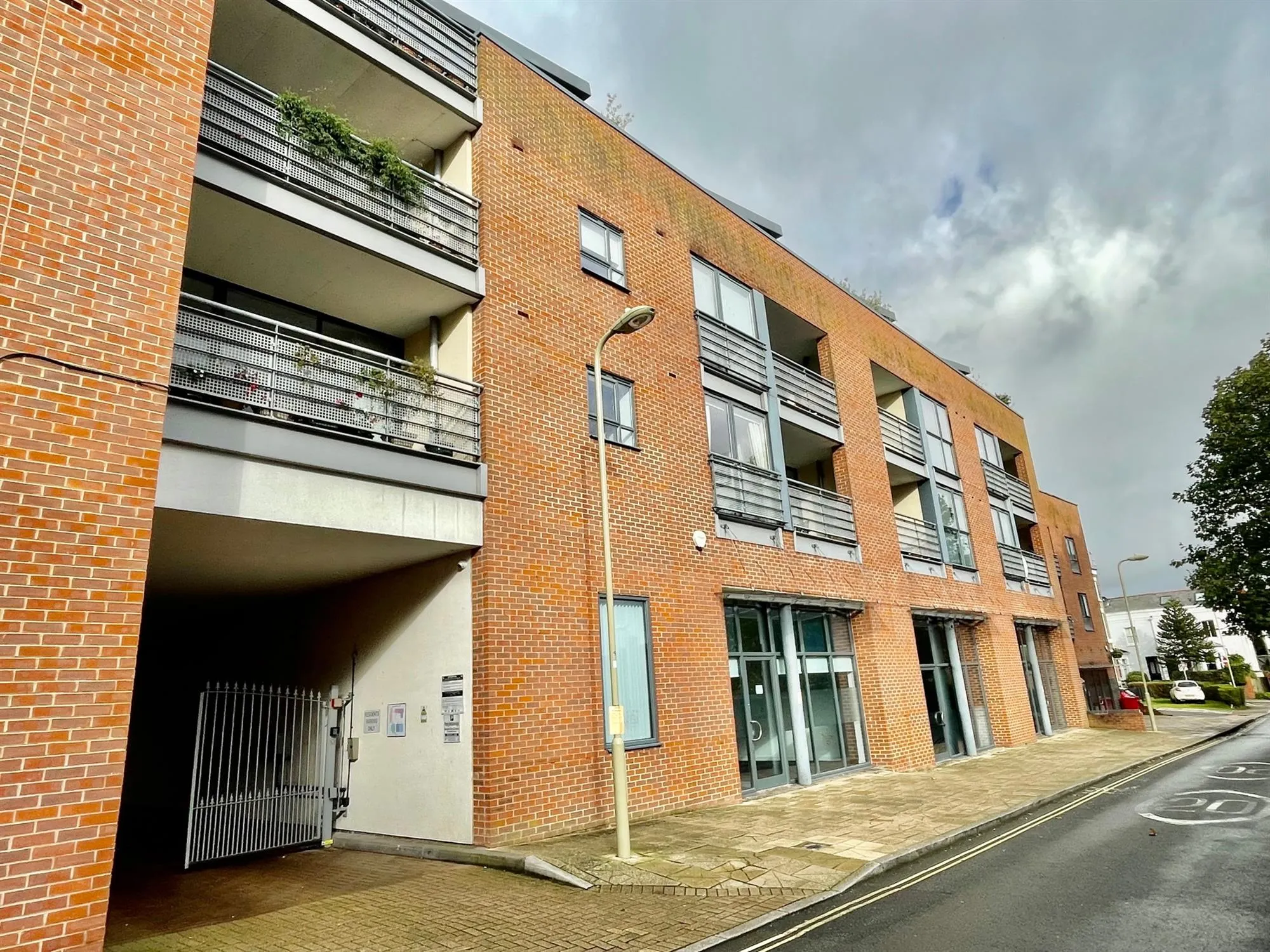 Belgarum Place, Staple Gardens, Winchester, 2 Bedroom Property from Pearsons Estate Agents