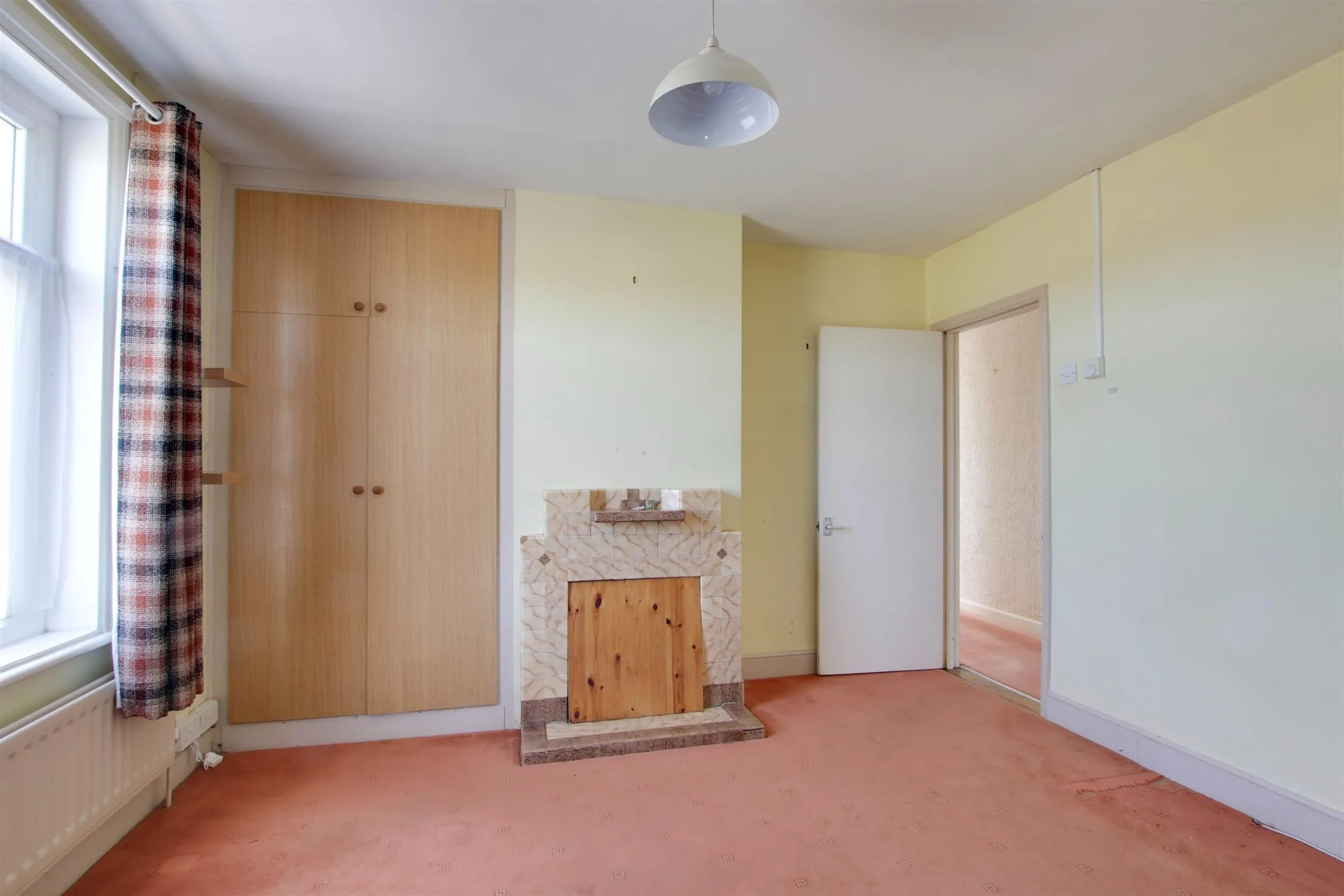 Triangle Lane, Titchfield, Fareham. Auction Guide Price £325,000., 3 Bedroom Property from Pearsons Estate Agents
