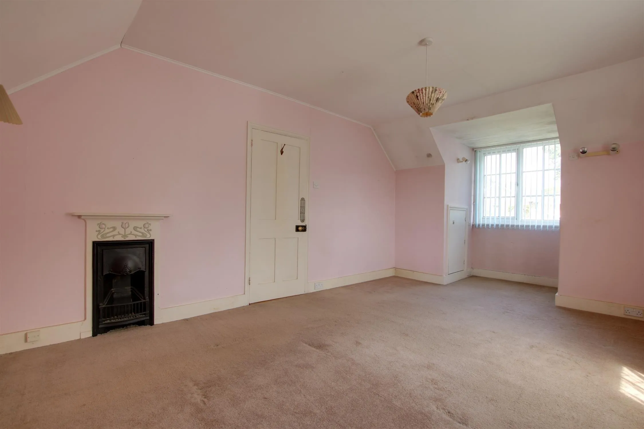 Hill Park Road, Fareham. Auction Guide Price £225,000., 3 Bedroom Property from Pearsons Estate Agents
