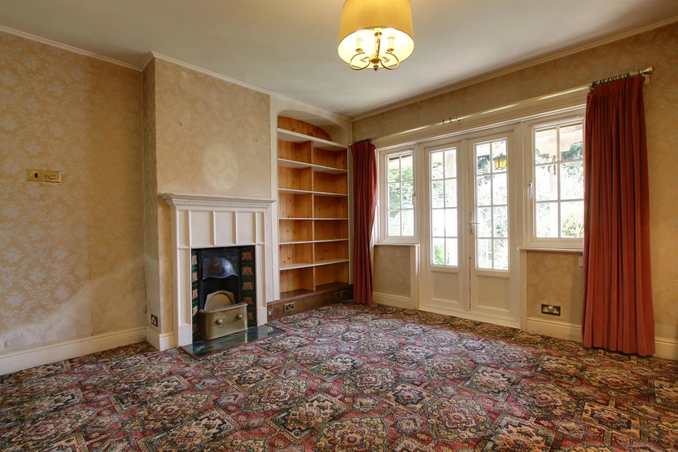 Hill Park Road, Fareham. Auction Guide Price £225,000., 3 Bedroom Property from Pearsons Estate Agents