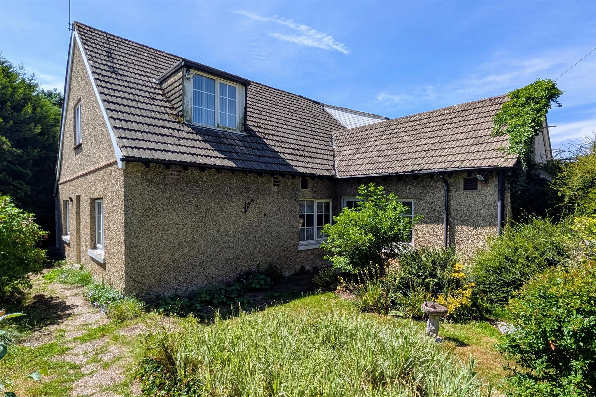 Hill Park Road, Fareham. Auction Guide Price £225,000., 3 Bedroom Property from Pearsons Estate Agents