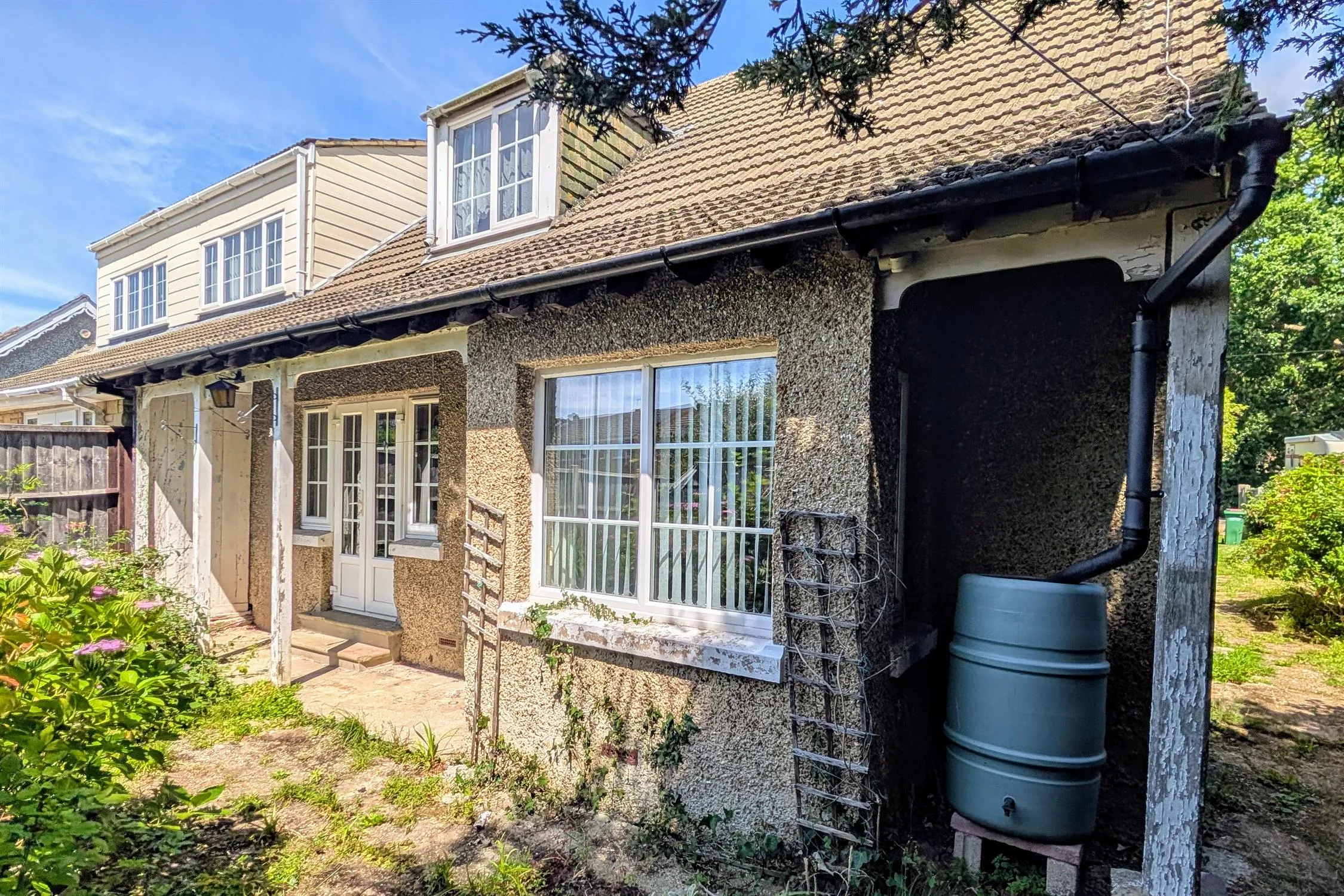 Hill Park Road, Fareham. Auction Guide Price £225,000., 3 Bedroom Property from Pearsons Estate Agents