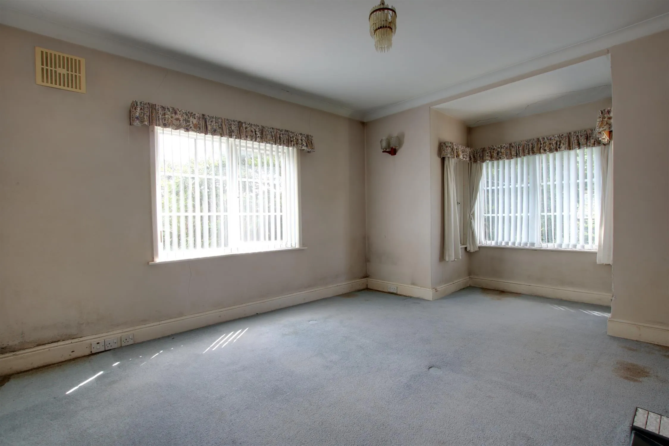 Hill Park Road, Fareham. Auction Guide Price £225,000., 3 Bedroom Property from Pearsons Estate Agents