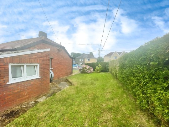 Aberhenwaun Uchaf, Seven Sisters, Neath