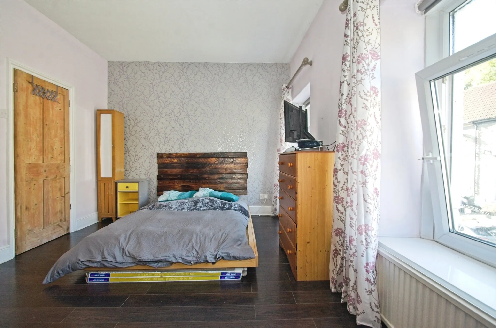 3 bed End of Terrace