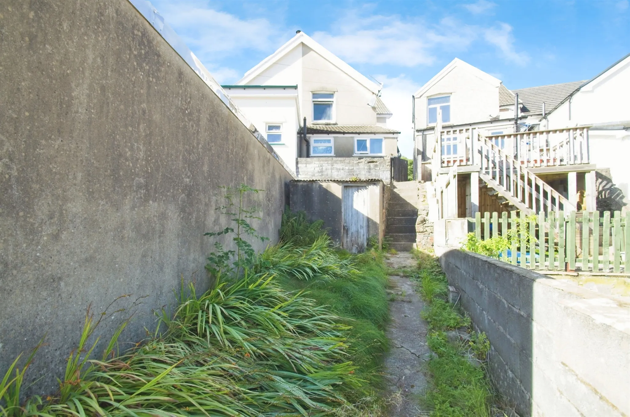 3 bed End of Terrace