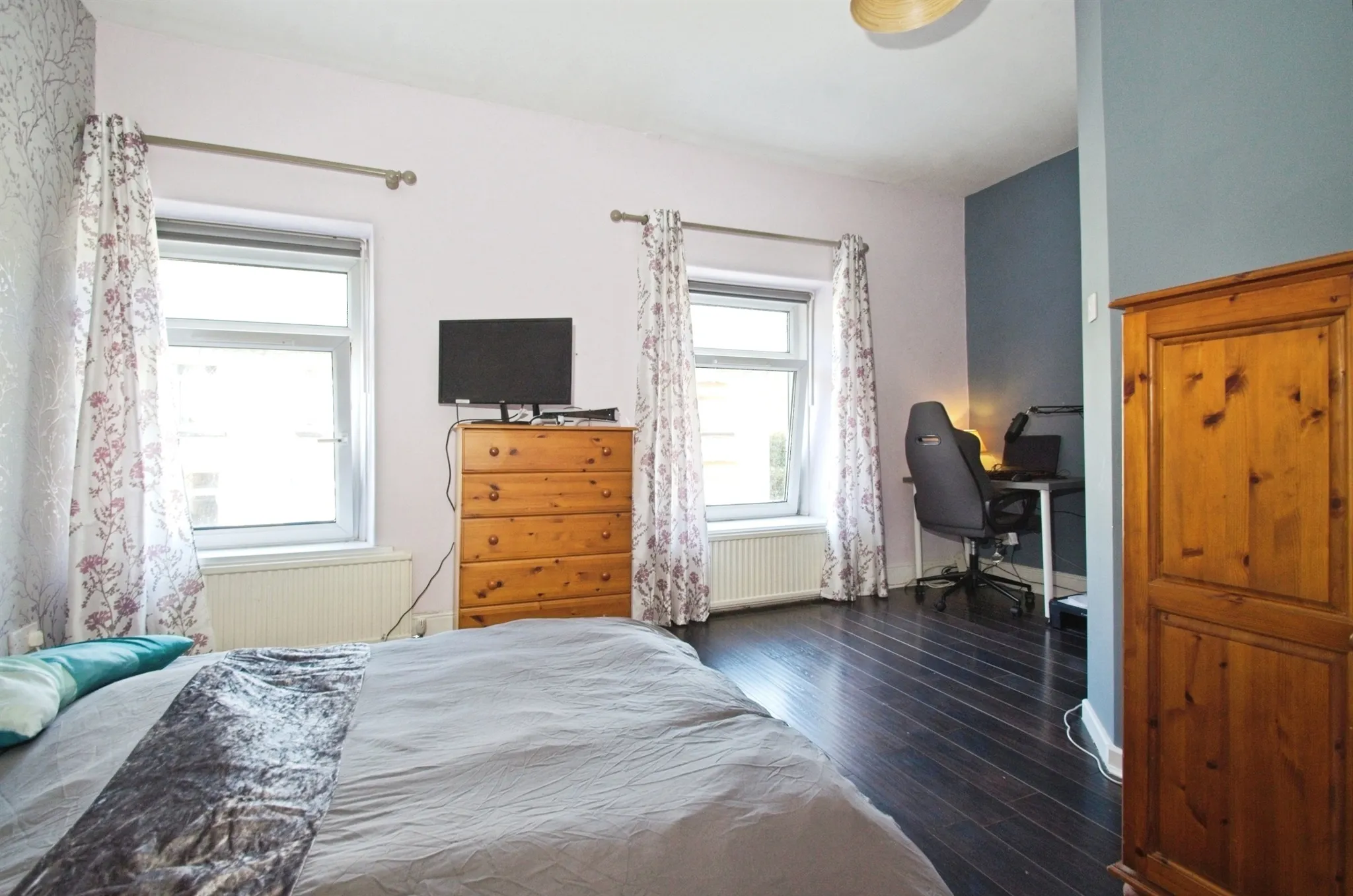 3 bed End of Terrace
