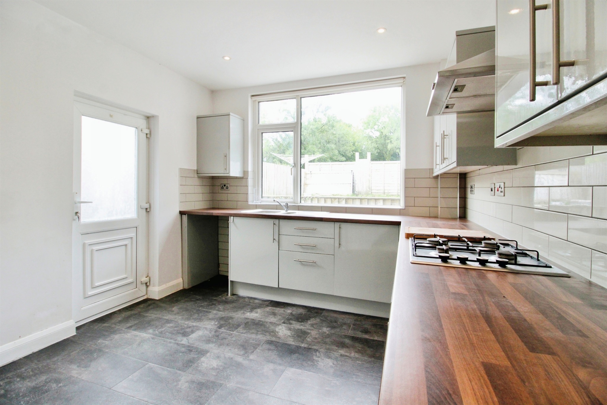 3 bed End of Terrace