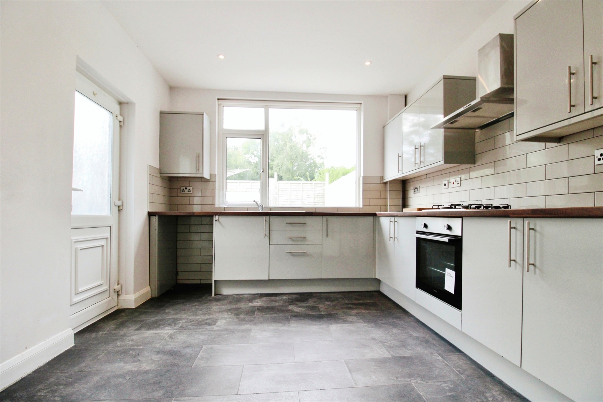 3 bed End of Terrace
