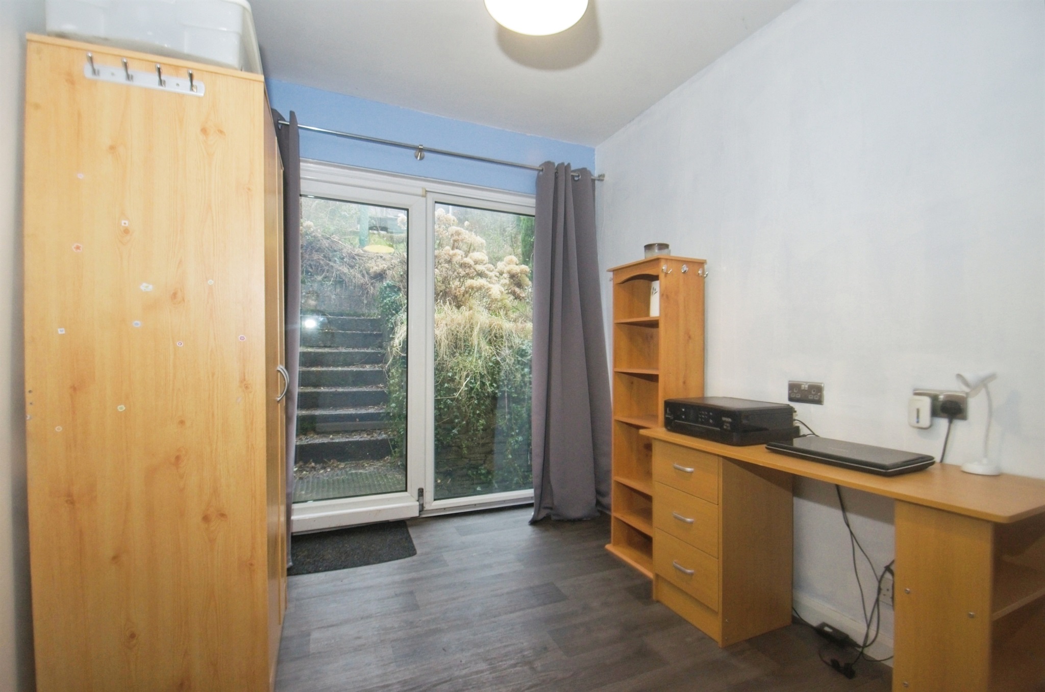 5 bed Semi-Detached