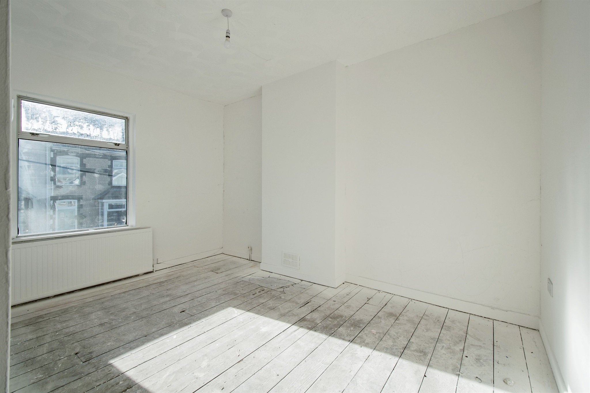 3 bed End of Terrace