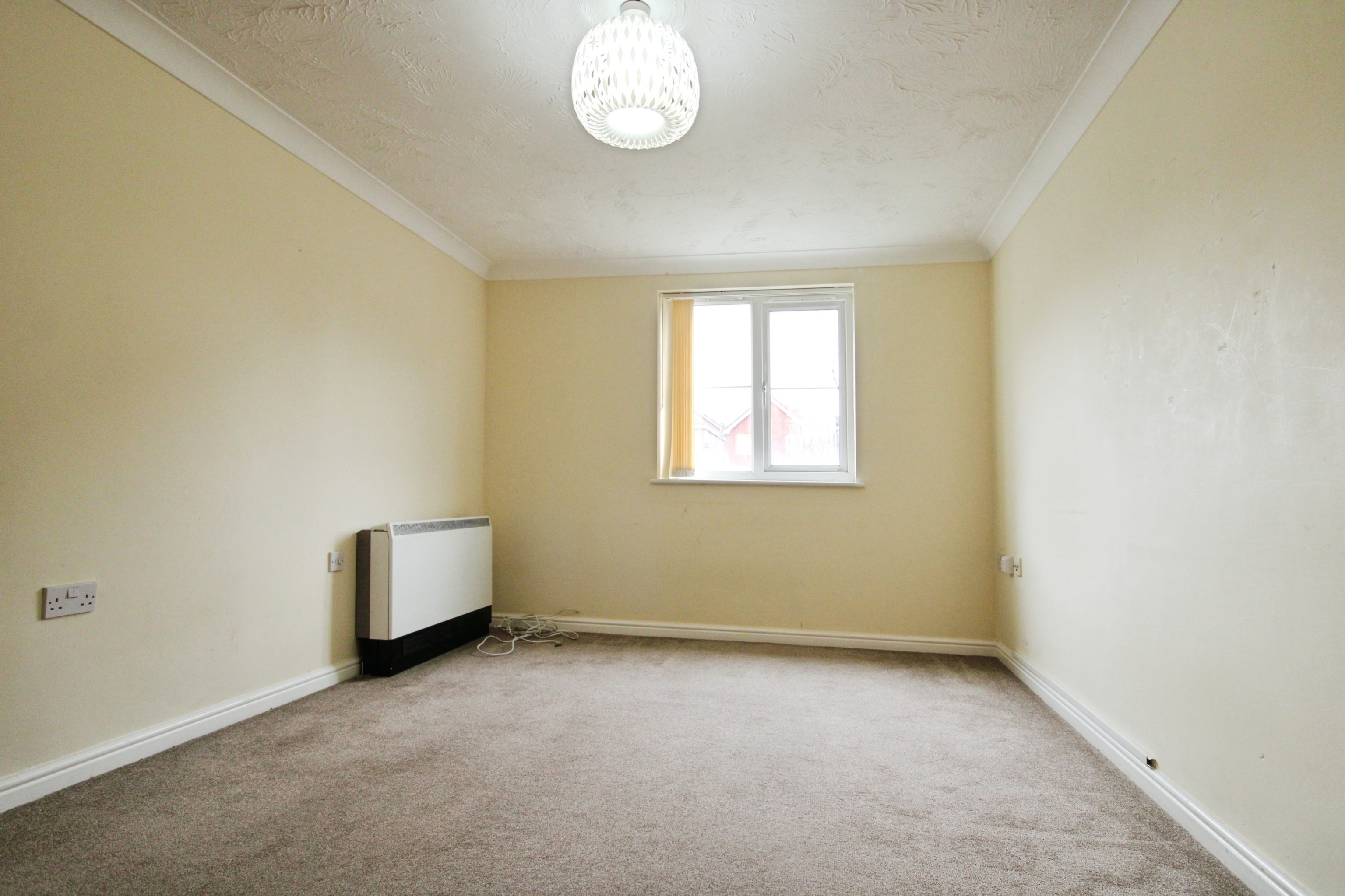 2 bed Ground Flat