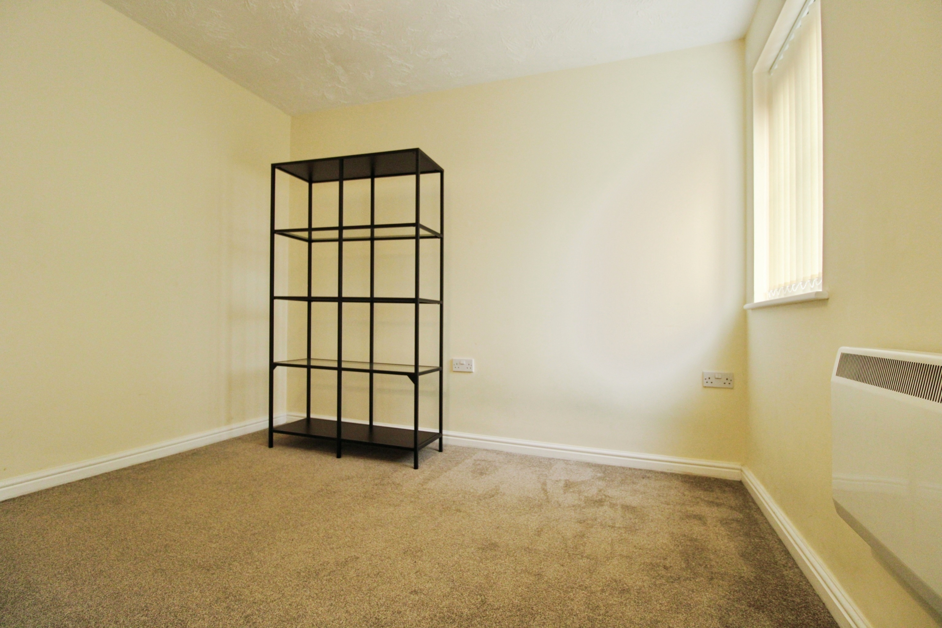 2 bed Ground Flat