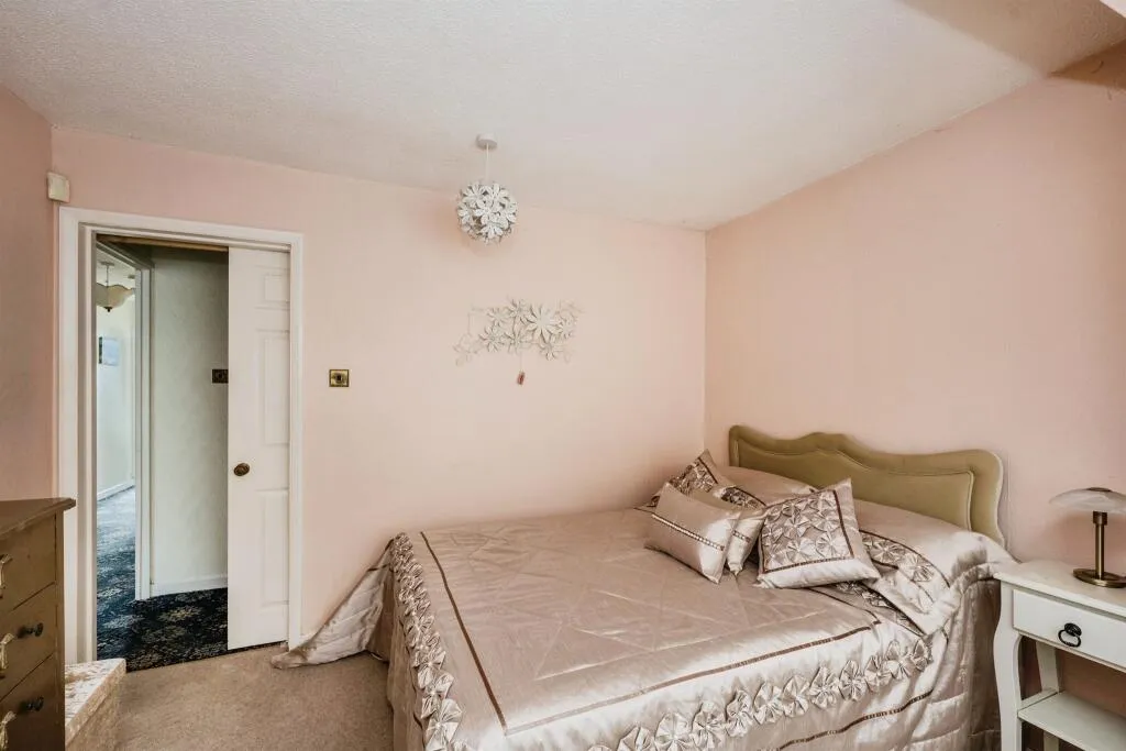 3 bed Semi-Detached Bungalow