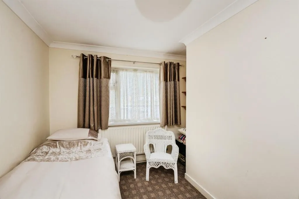 3 bed Semi-Detached Bungalow