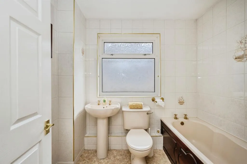 3 bed Semi-Detached Bungalow
