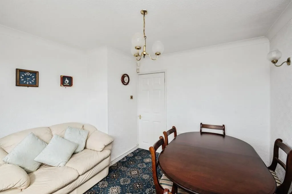 3 bed Semi-Detached Bungalow