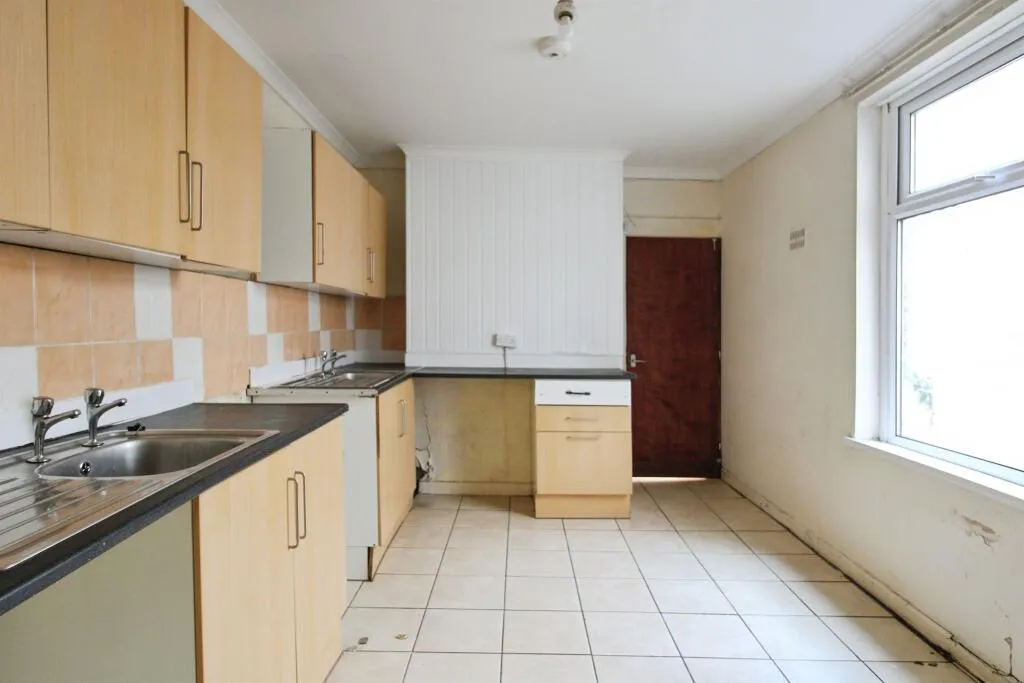 5 bed Terraced