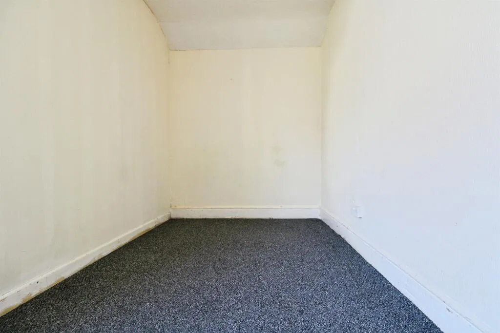 5 bed Terraced