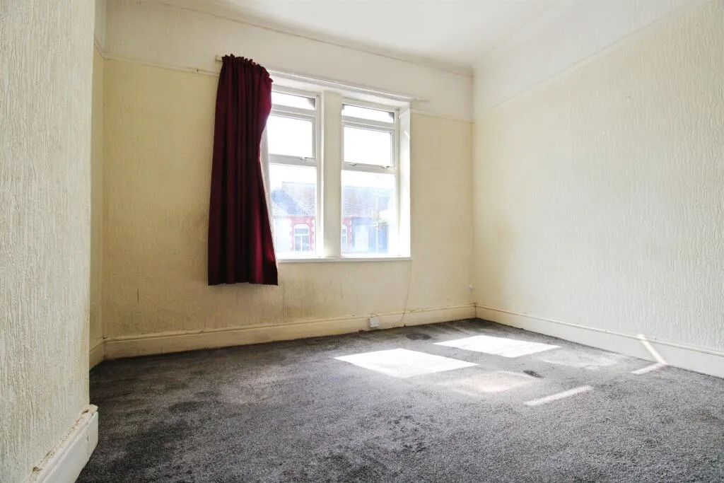 5 bed Terraced