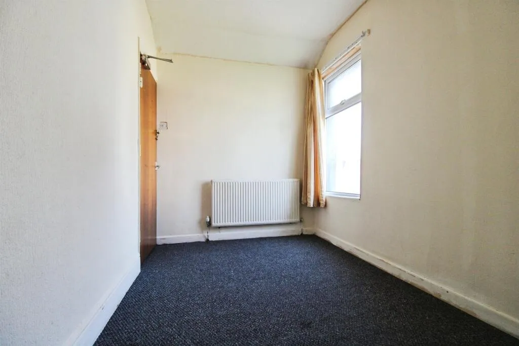 5 bed Terraced