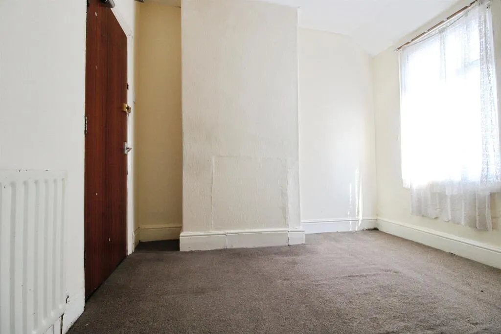 5 bed Terraced