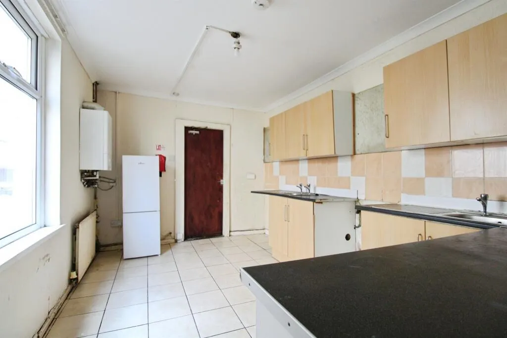 5 bed Terraced