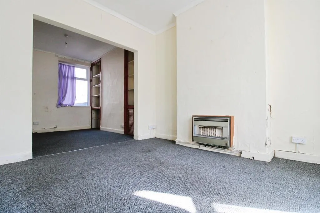 5 bed Terraced