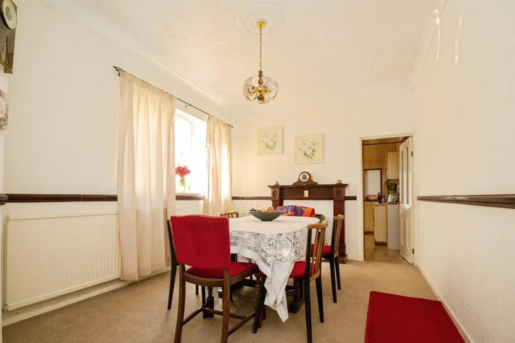 4 bed Terraced