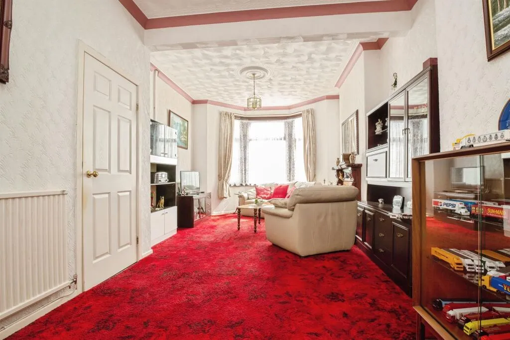 4 bed Terraced