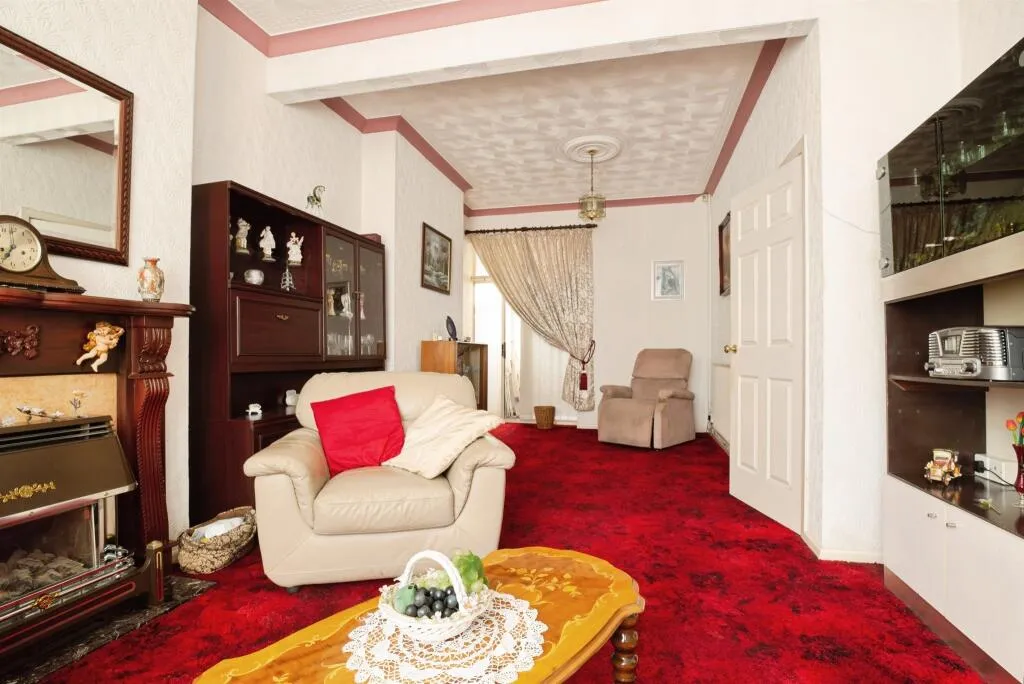 4 bed Terraced