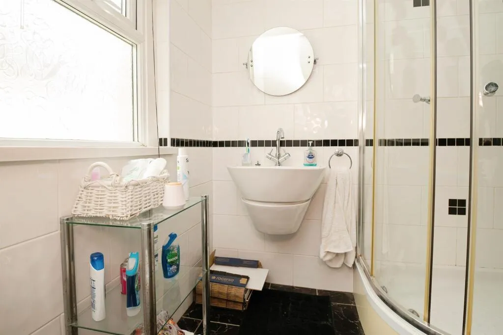 4 bed Terraced