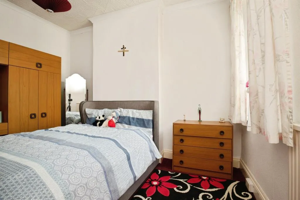 4 bed Terraced