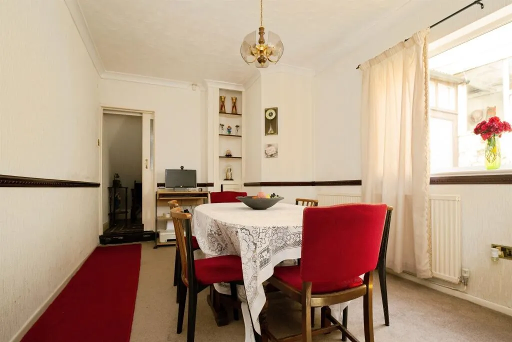 4 bed Terraced