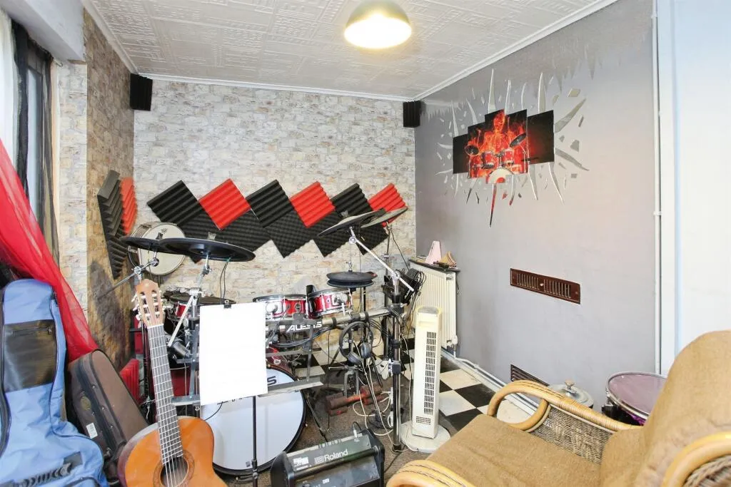 3 bed Terraced