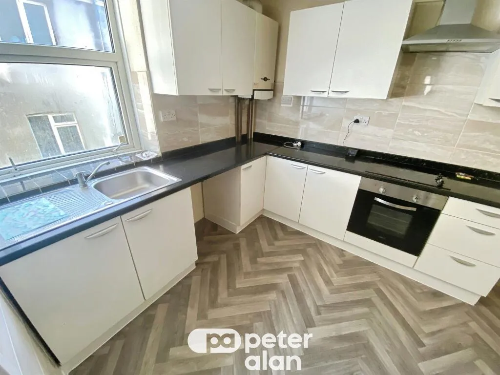 7 bed Block of Apartments
