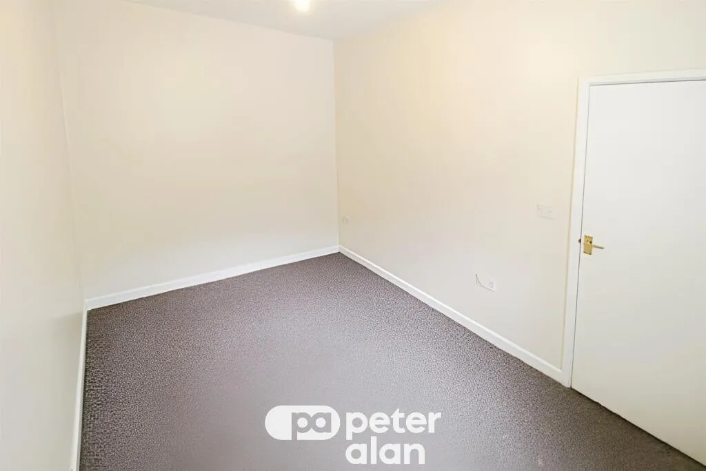 7 bed Block of Apartments