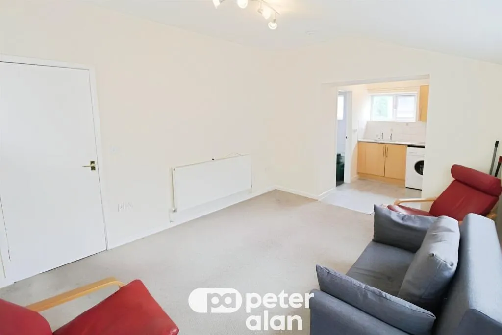 7 bed Block of Apartments