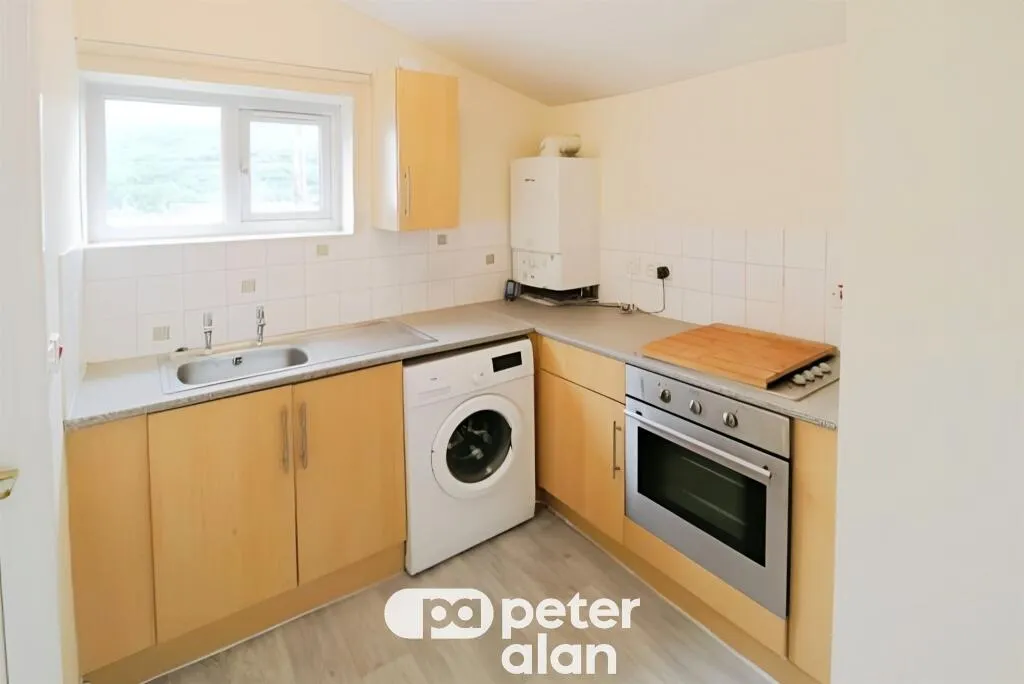 7 bed Block of Apartments