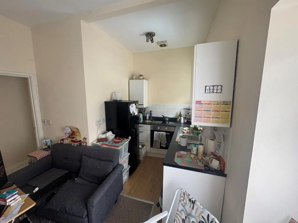 7 bed Block of Apartments