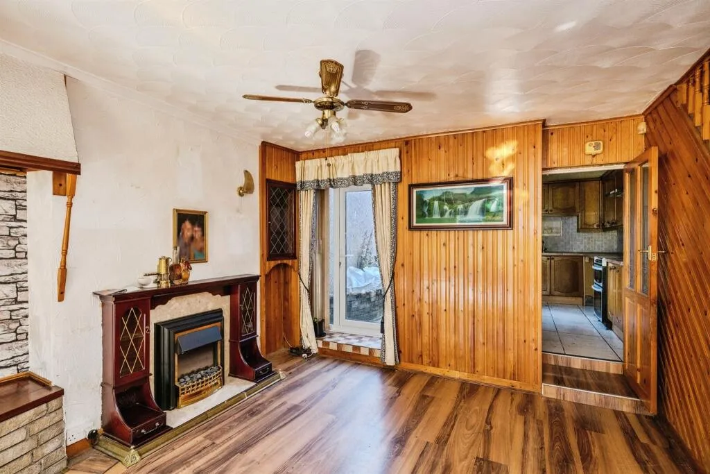 2 bed Terraced