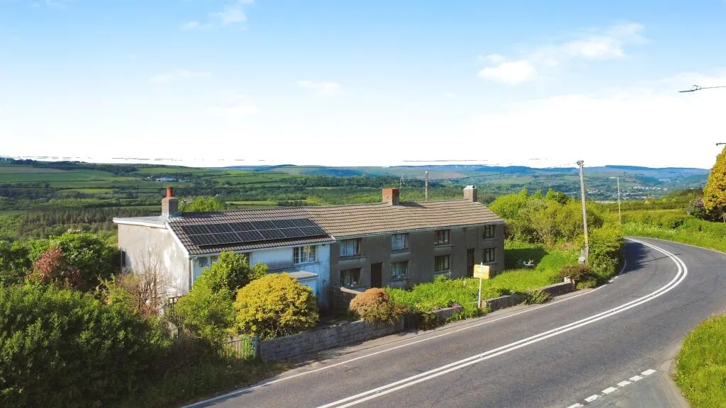 4 bed Terraced
