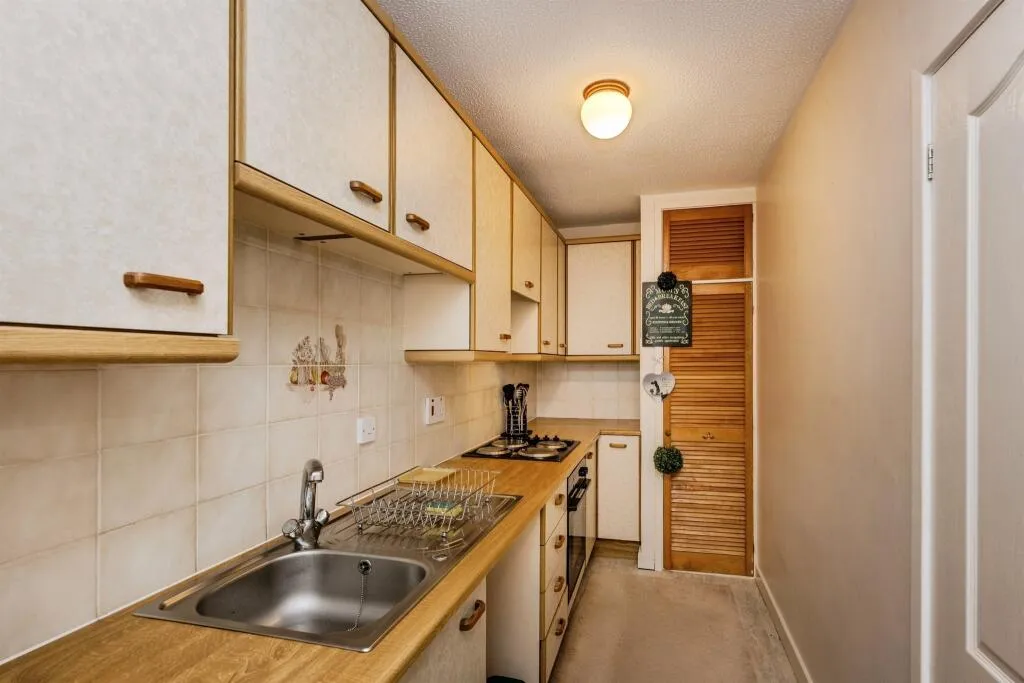 2 bed Ground Flat