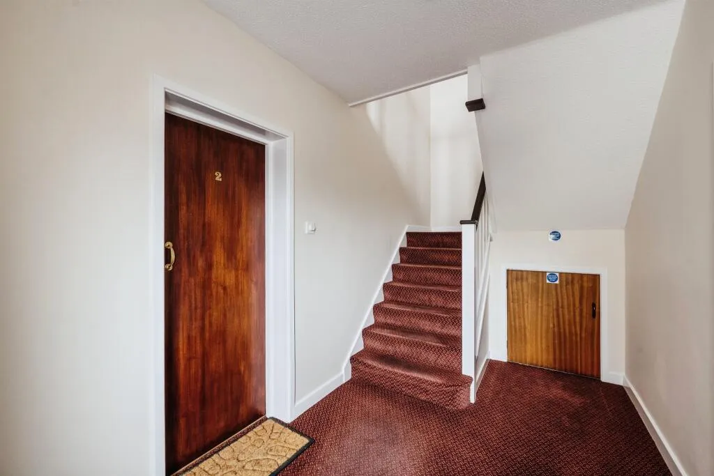 2 bed Ground Flat